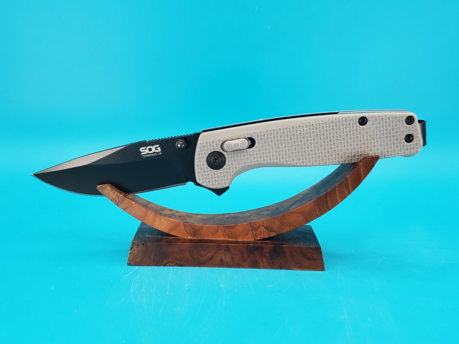 Sog Terminus XR 2.95" D2 Steel Blade Folding Knife! BLACK & GRAY!