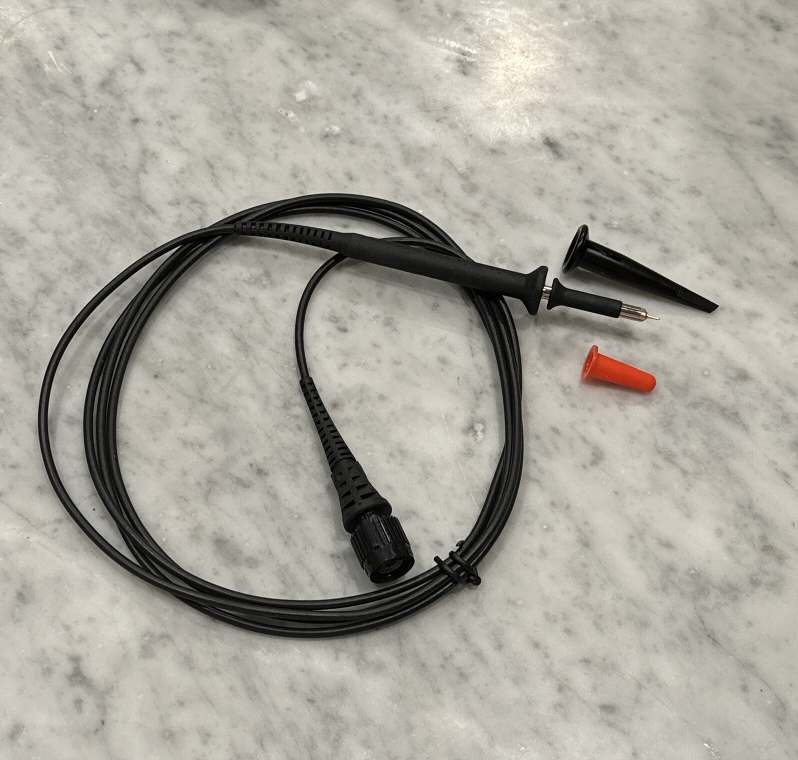 Tektronix P6101B 1X passive probe -15 MHz, 300 VRMS CAT II rating