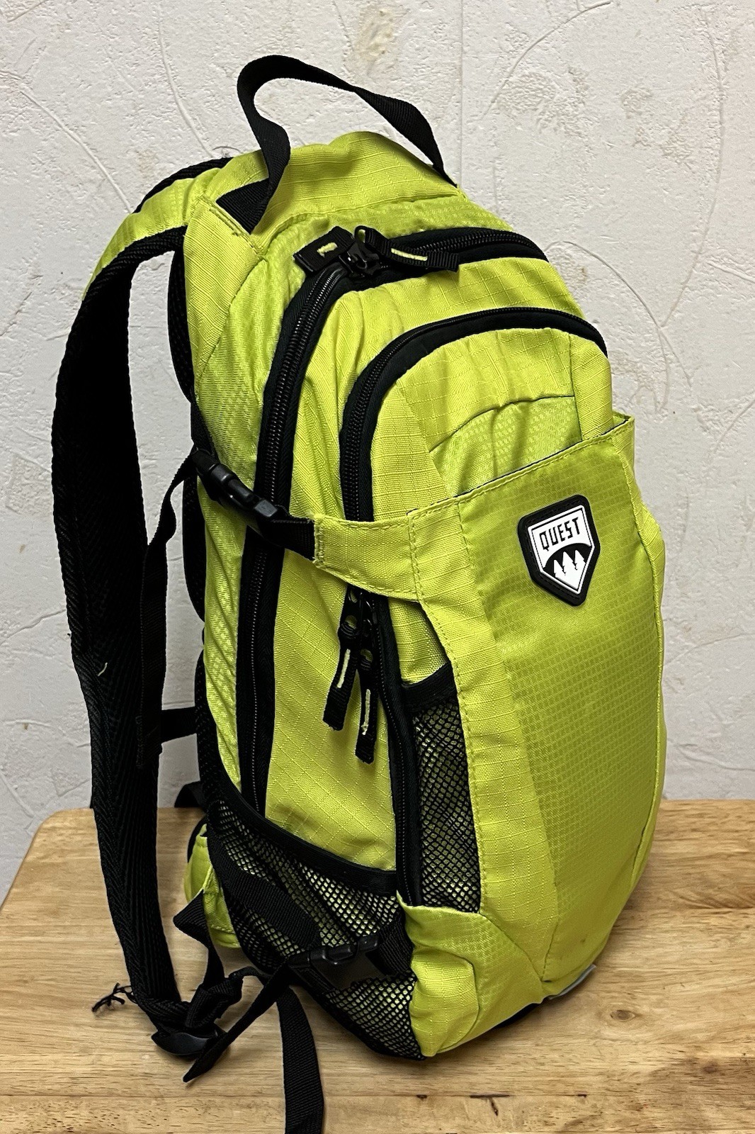 QUEST Hydration Backpack in neon Green and Black - No bladder!