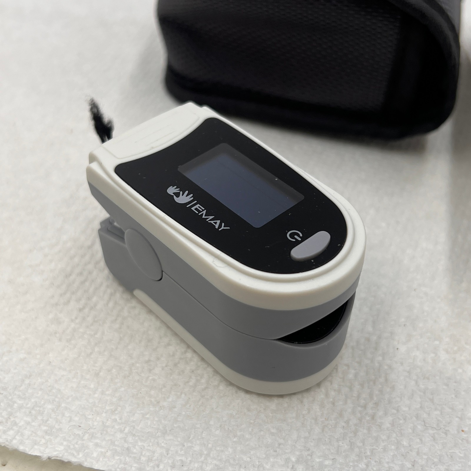 EMAY Pulse Oximeter SpO2/Pulse Record While You Sleep And Workout EMO-80