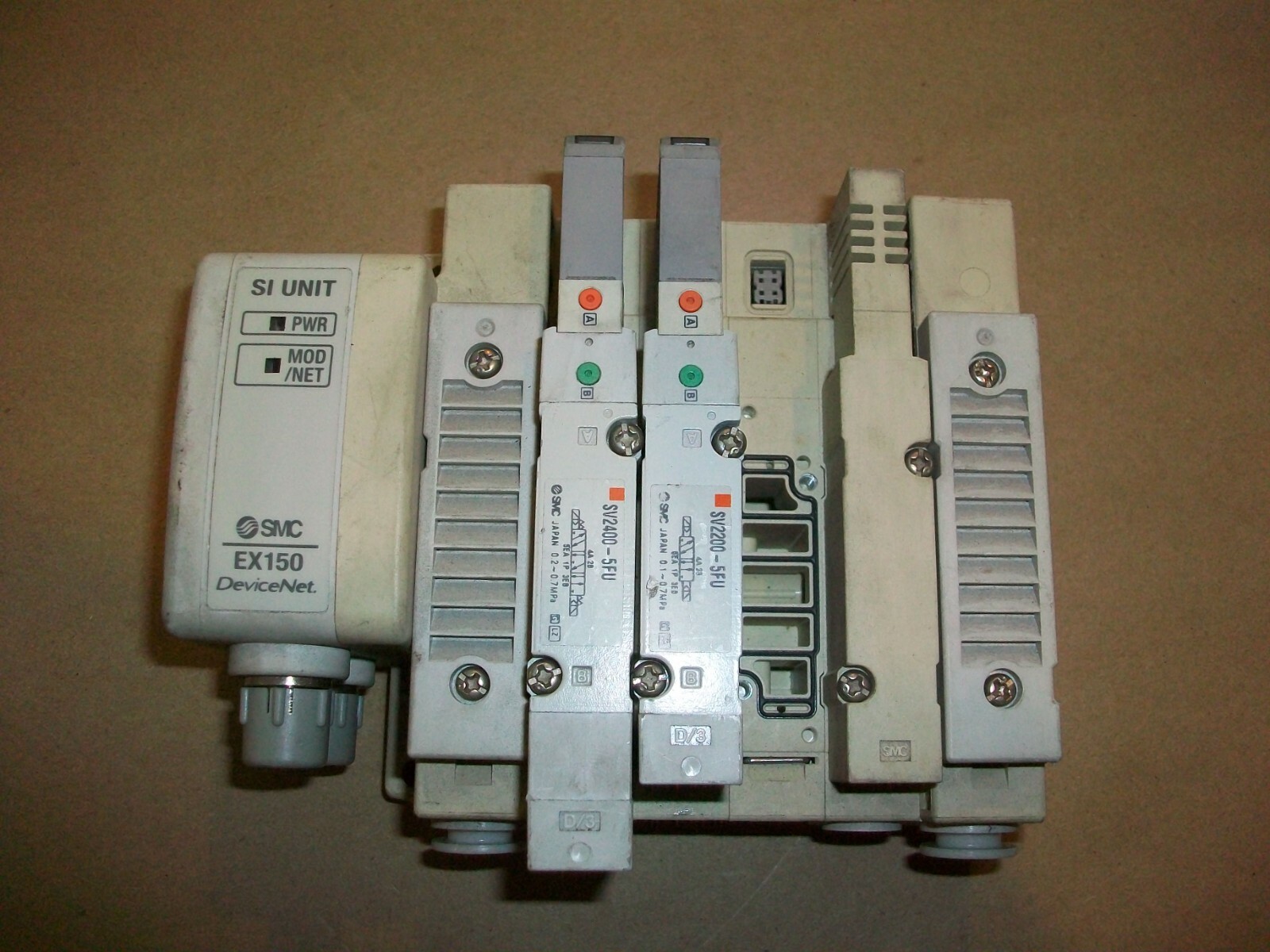 SMC EX150-SDN1 DEVICE NET Module w/ Valve Stack SV2200-5FU