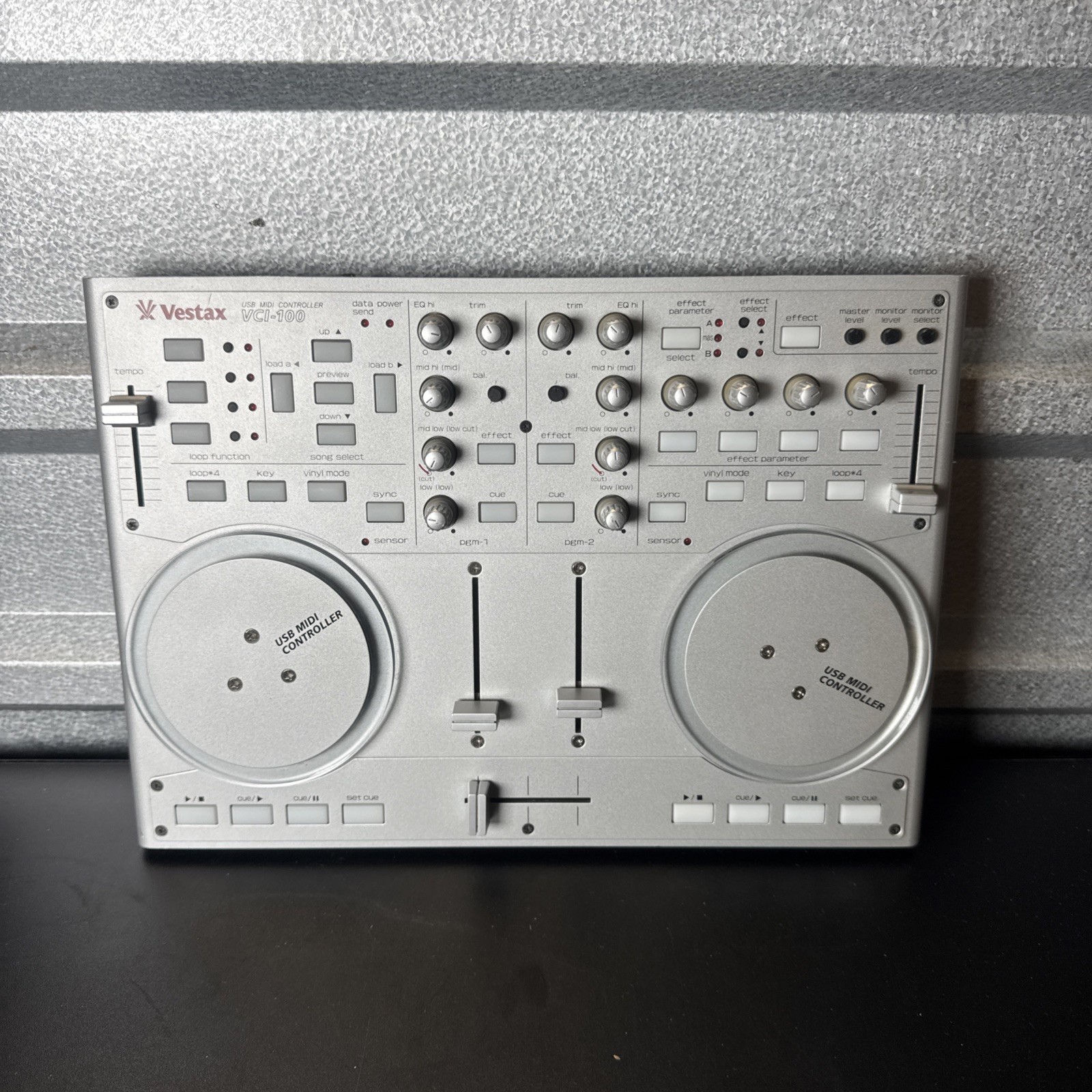 Vestax VCI-100 DJ MIDI Controller Professional Compact Digital Mixer
