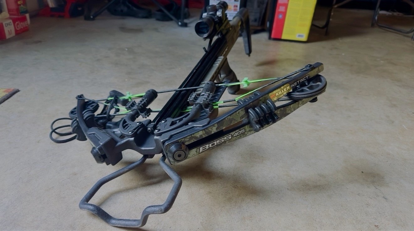 Killer Instinct Boss 405 Crossbow NEW Strings & Limbs Installed + Spare Parts!