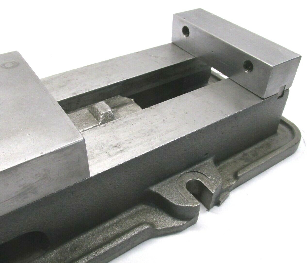 KURT ANGLOCK 6" MILLING MACHINE VISE - #D60