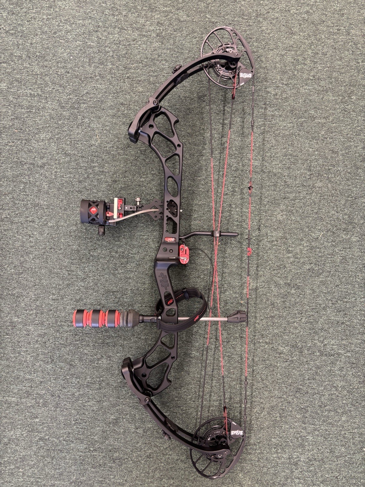 PSE React EC | 33’ ATA | RTH | 70LB | 26-31.5 | Amazing Condition