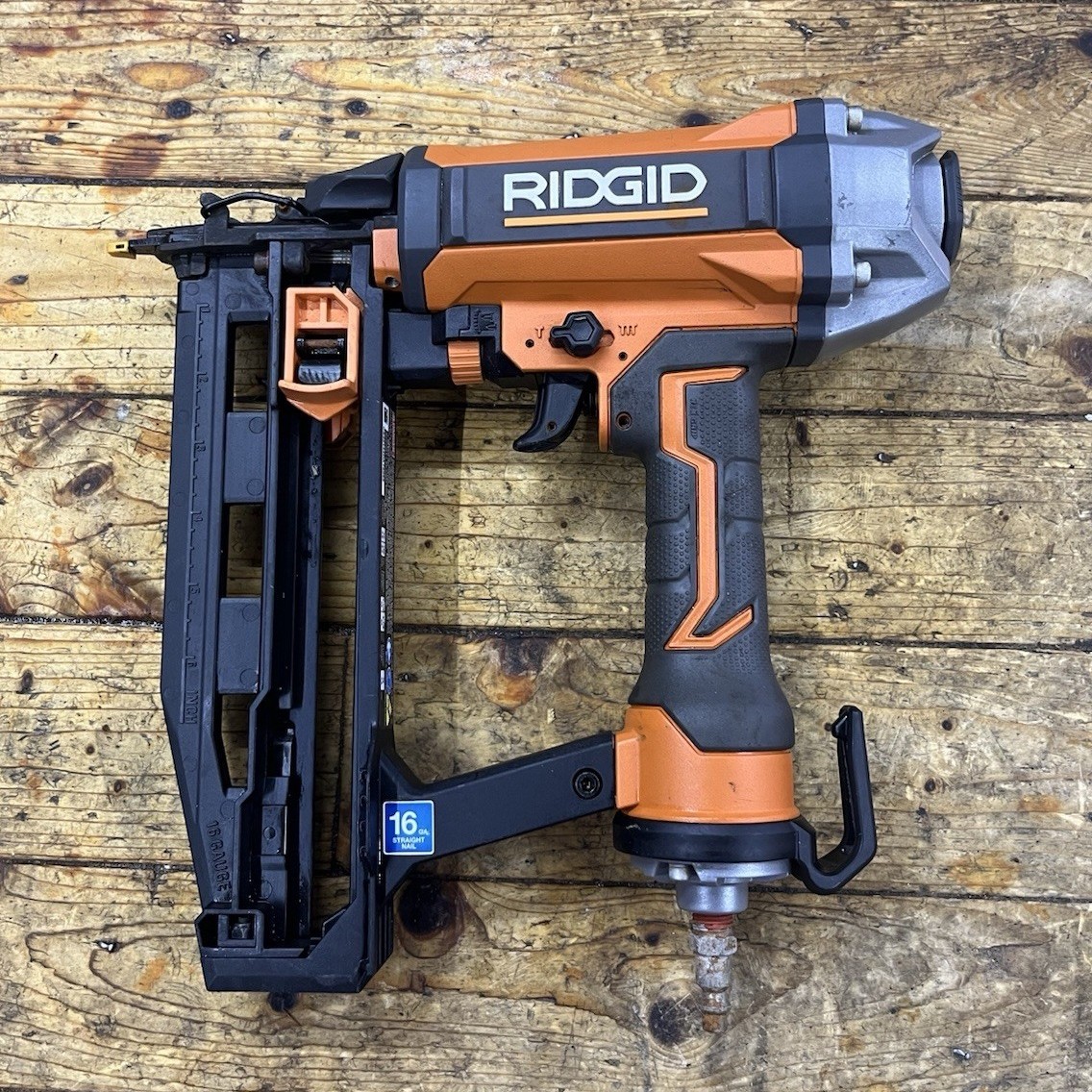 RIDGID 16 Gauge Pneumatic Straight Finish Nailer Nail Gun Professional Tool