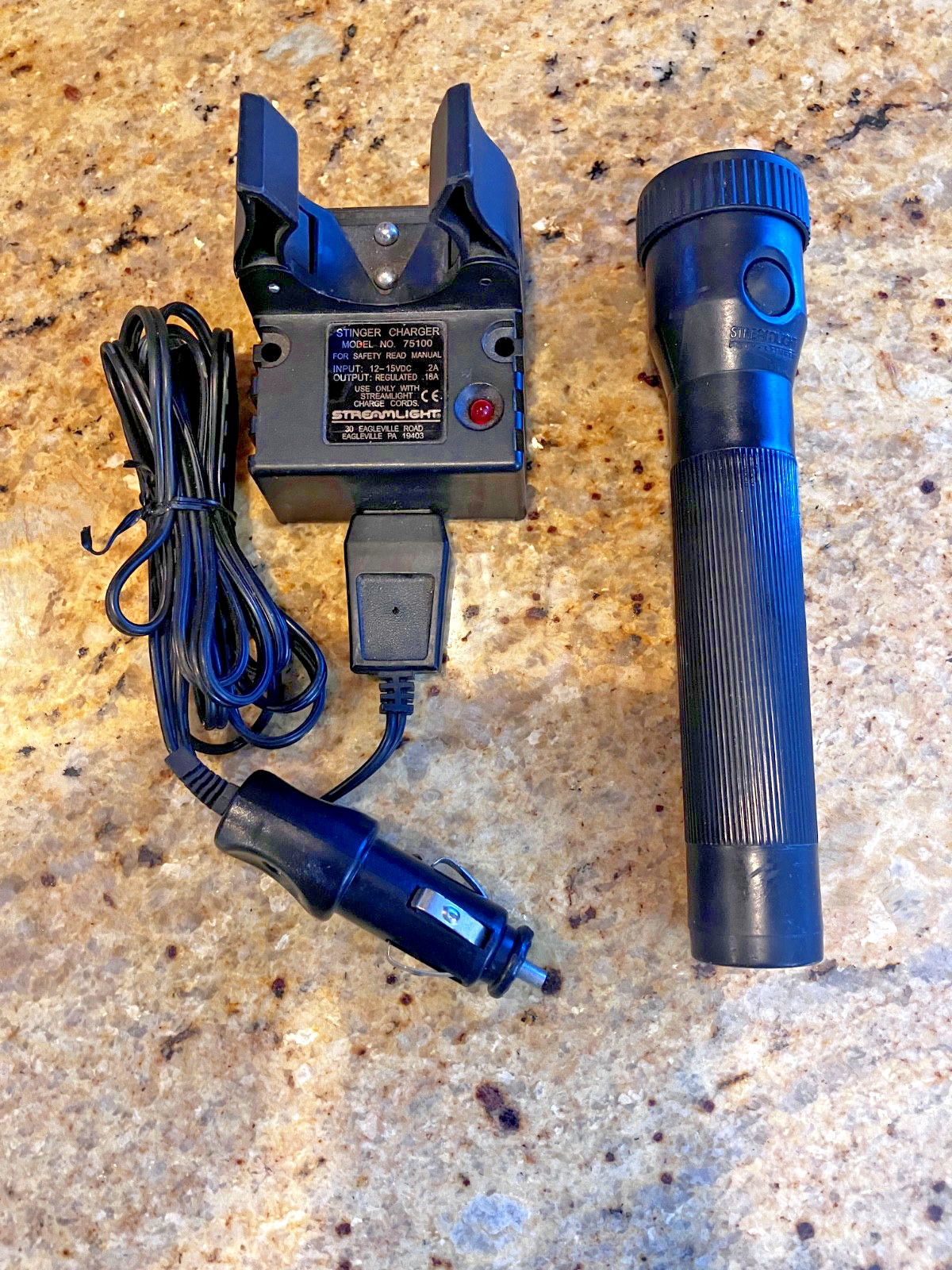 Streamlight Poly Stinger 75100 Rechargeable Flashlight w/ Car Adapter