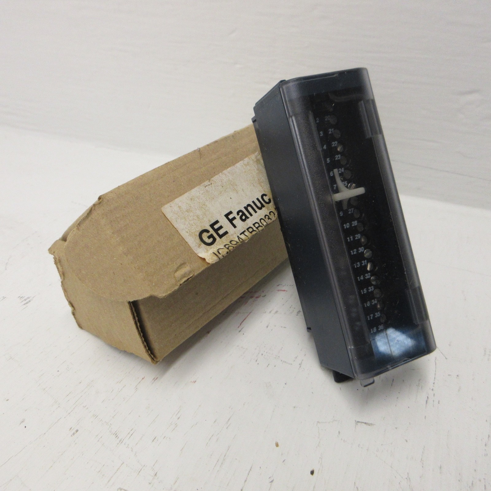 NEW GE Fanuc IC694TBB032A High Density Terminal Block Box Style NIB New In Box