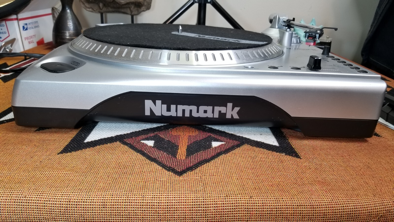 Numark TTi Professional DJ USB iPod Docking Station Turntable Record Player READ