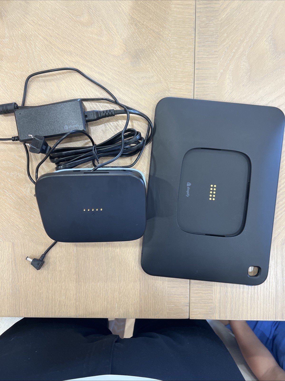 Shopify POs Doc Station For iPads Charging Hold ￼
