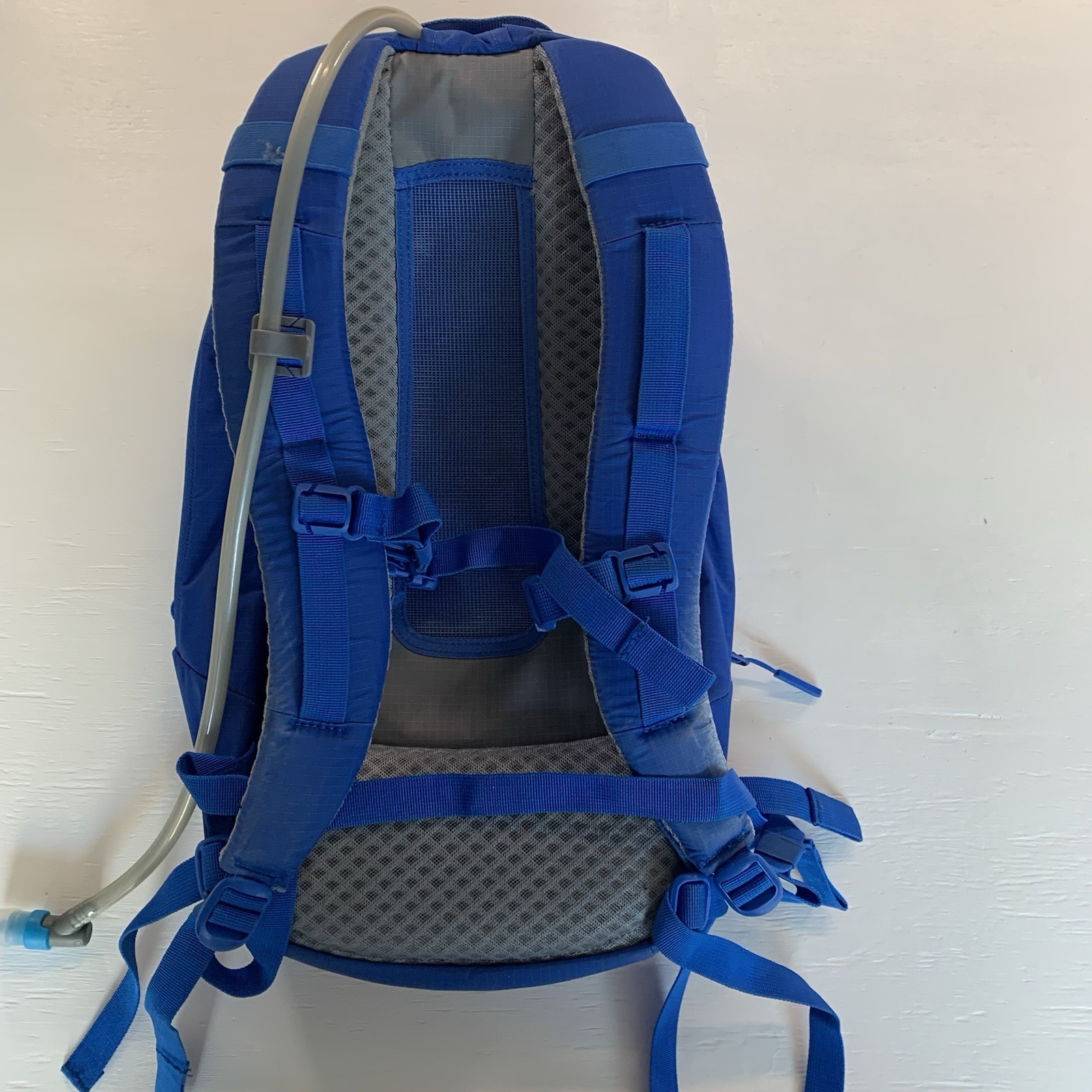 Hydro Flask Down Shift Backpack -14 Liter Water Pocket Hydration Pack Blue