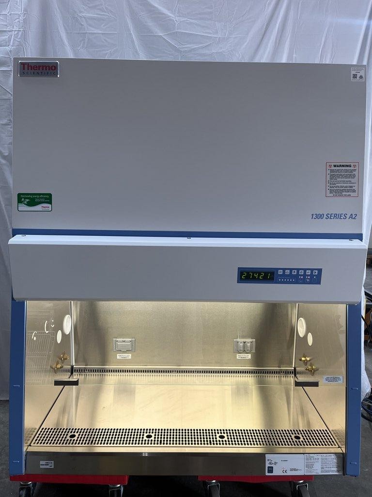 Thermo 1300 Series A2 Bio Safety Cabinet 4ft Class II Lab Hood (BB3374605)