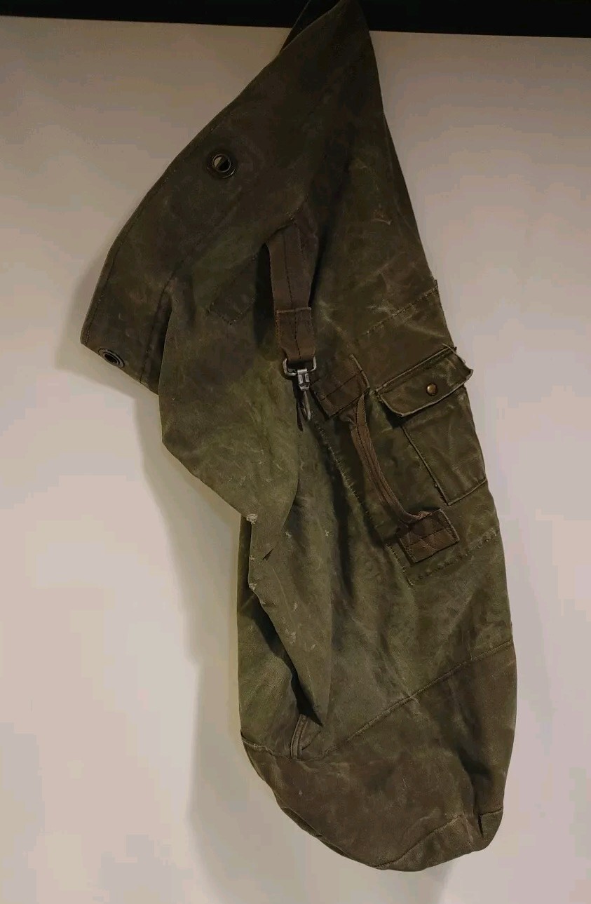 Authentic Military Green Duffel Bag Back Pack Heavy Duty US Gear Survival