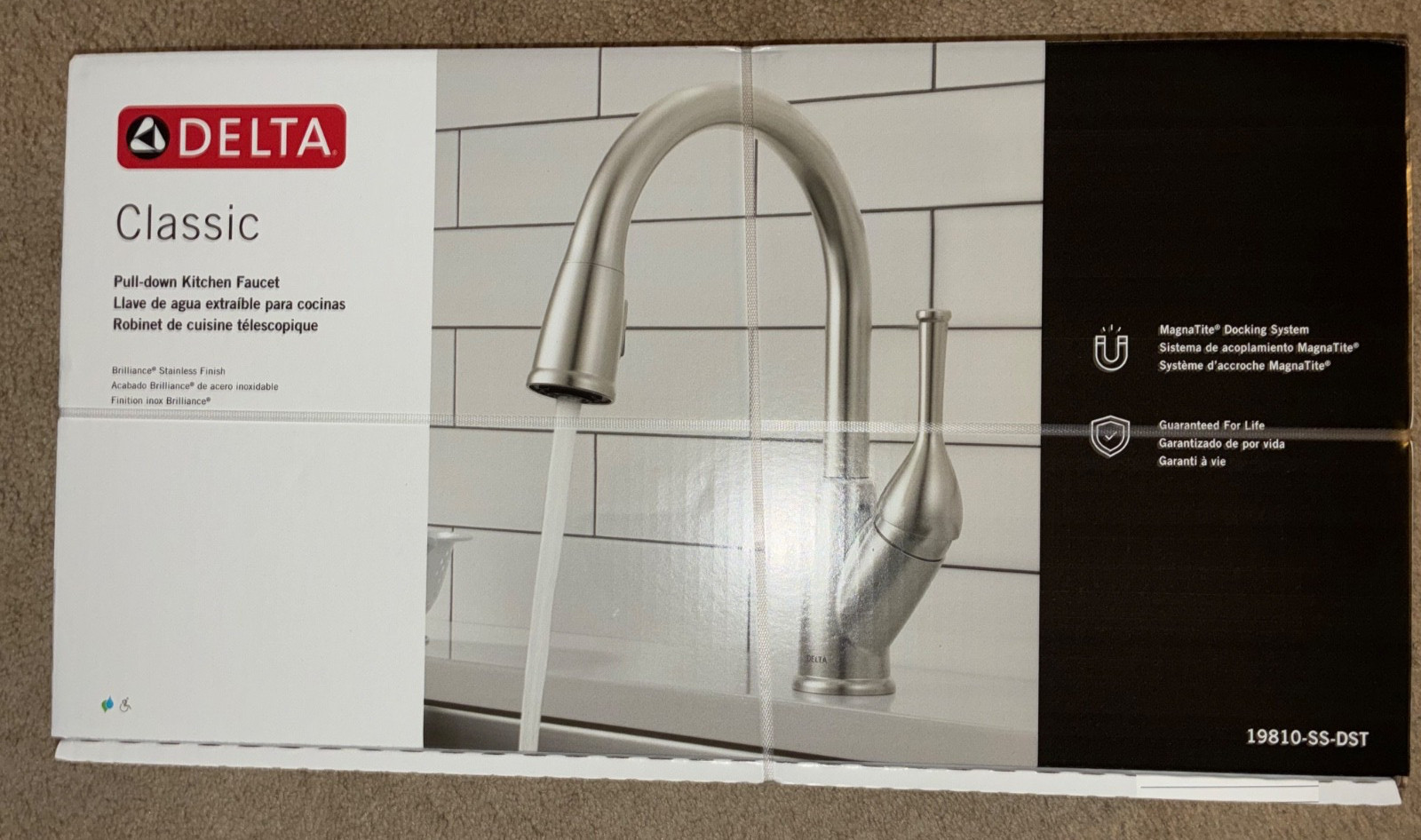 Delta Classic Single Handle Pull Down Sprayer Kitchen Faucet in Stainless Steel
