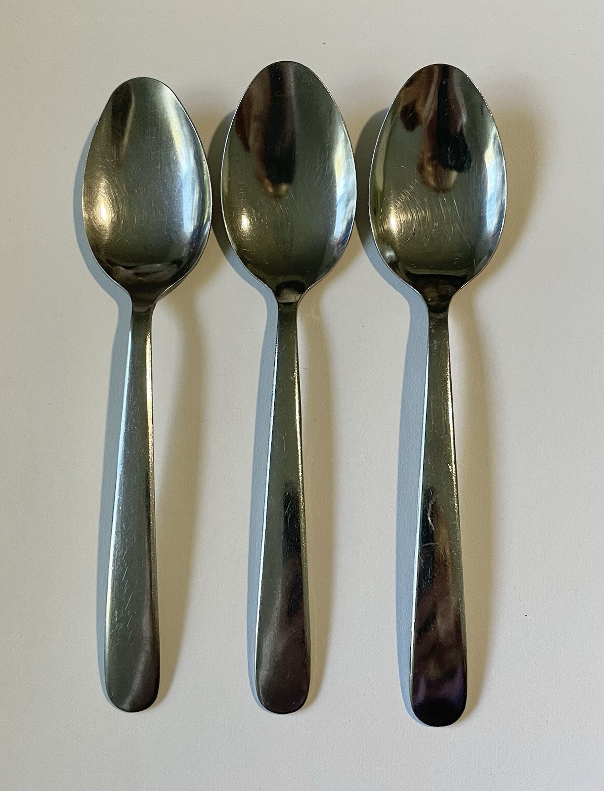 EMPIRE CROCKERY KOREA STAINLESS STEEL SOUP SPOONS UNKNOWN PATTERN