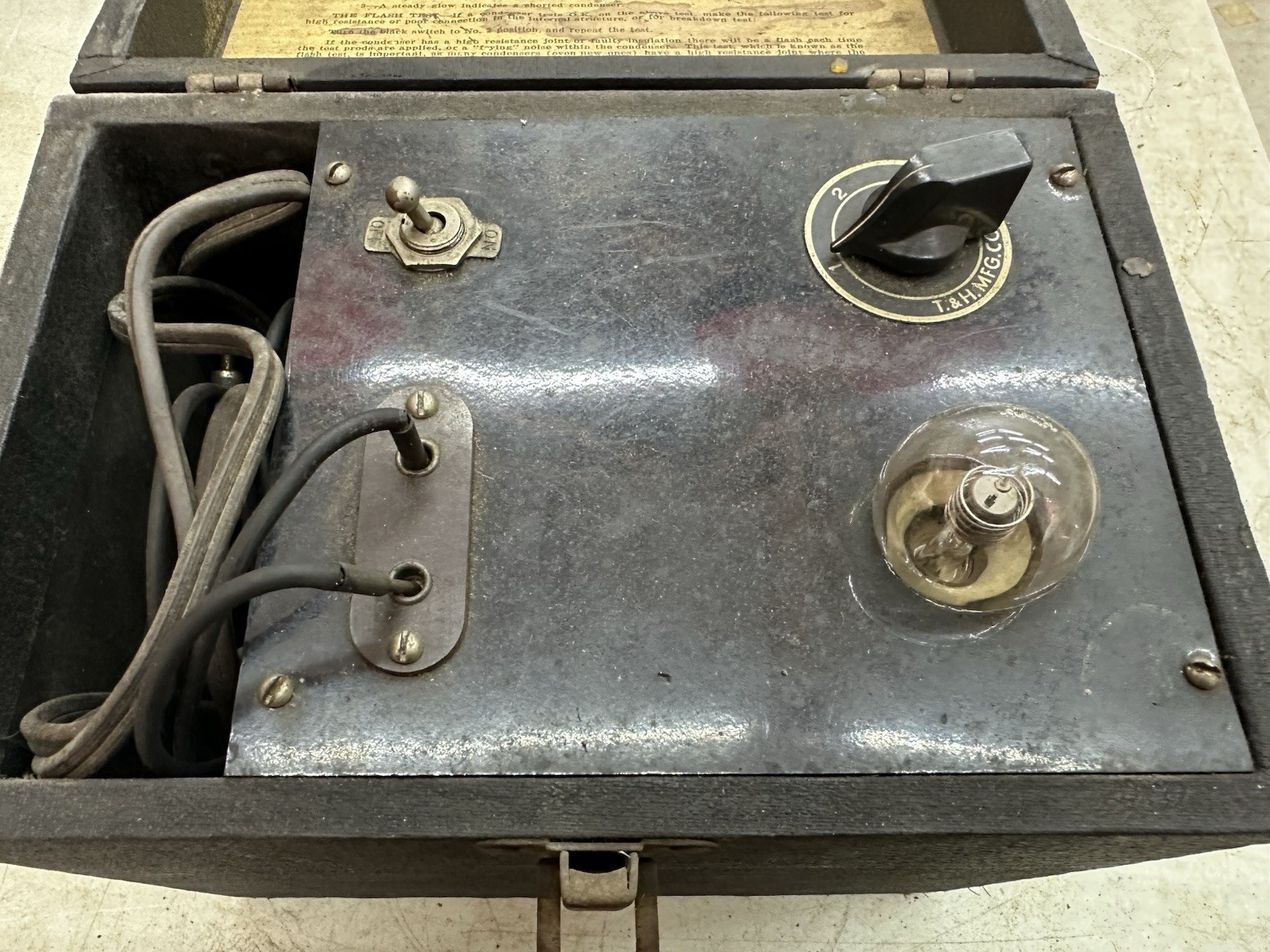 Original Vintage T & H ANALYZER  w  Old Display Carrying Case #04