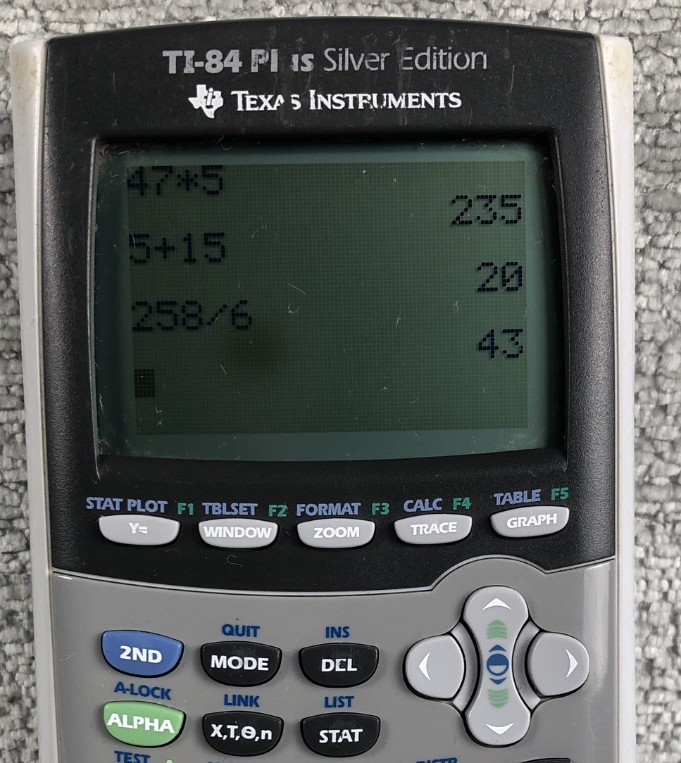 Texas Instruments TI-84 Plus Silver Edition Graphing Calculator W/Cover Working