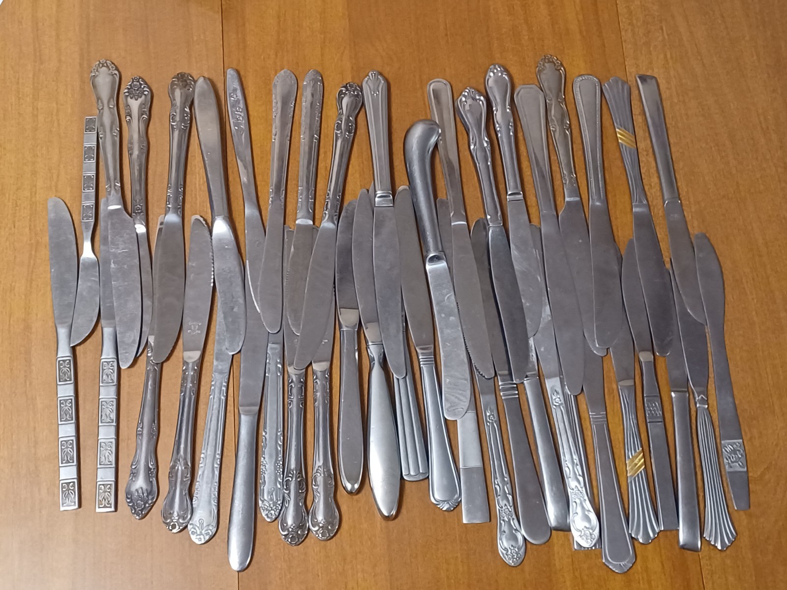 Craft Lot Mixed Table Knives Stainless Flatware China Korea Japan DISTRESSED