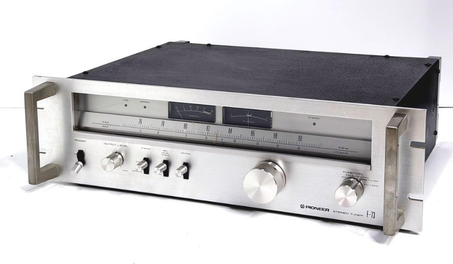 PIONEER F-73 STEREO TUNER FM/AM 4-Gang Variable Capacitor AC100V 50/60Hz 20W
