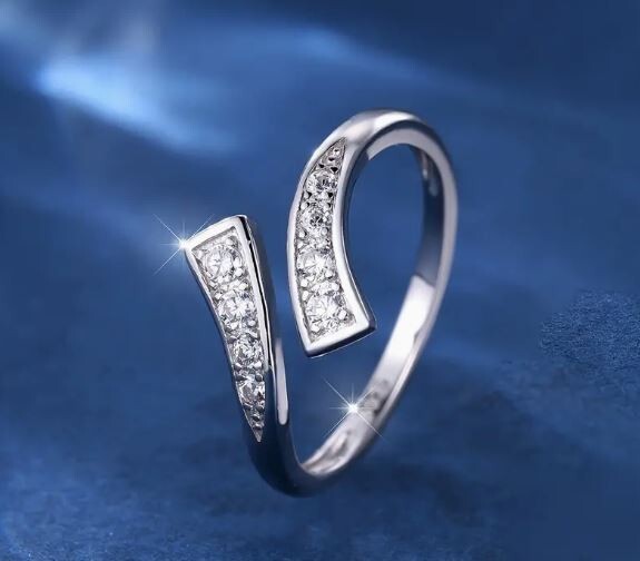NEW IN BOX ADJUSTABLE STERLING SILVER 925 CZ RHINESTONES WRAP TOE RING