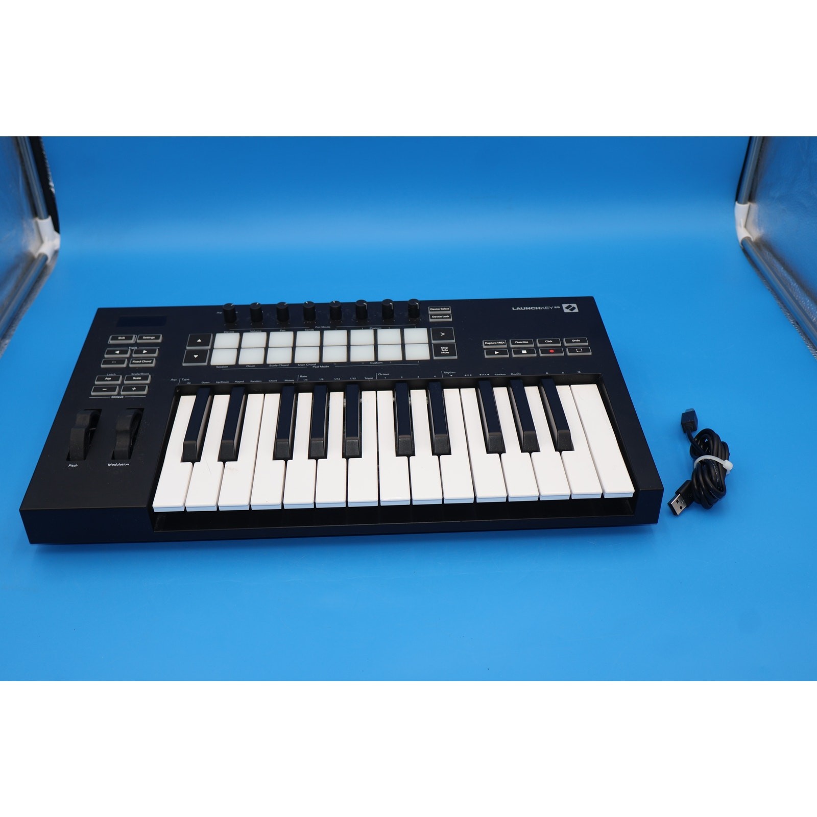 Novation Launchkey 25 MK3 USB MIDI Keyboard Controller w/ USB Cable