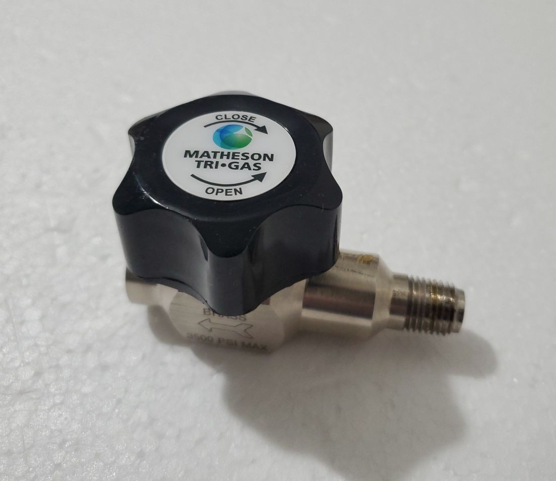 Matheson Valve 3500 Psi, 1/4" MNPT Inlet, 1/4" FNPT Outlet