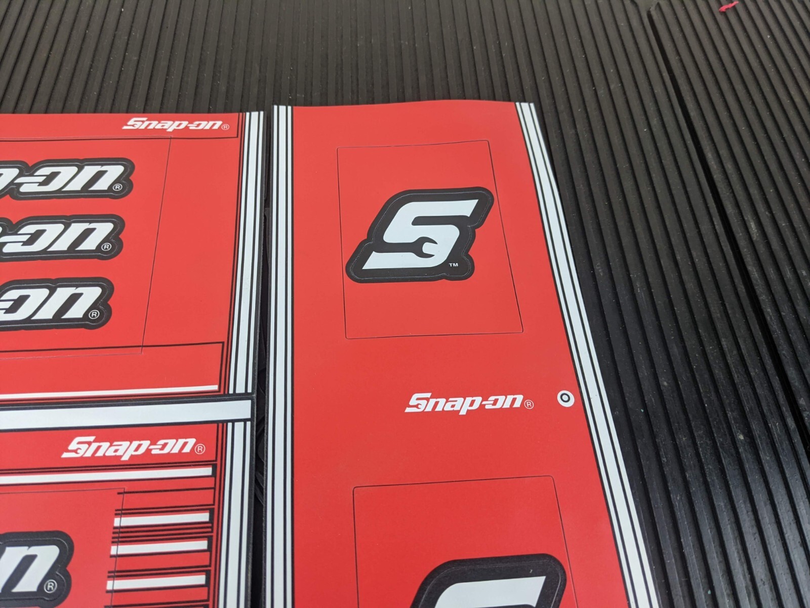 #at399 Snap On Magnetic Tool Storage Picture Frame Set 4" x 6" 3" x 5"