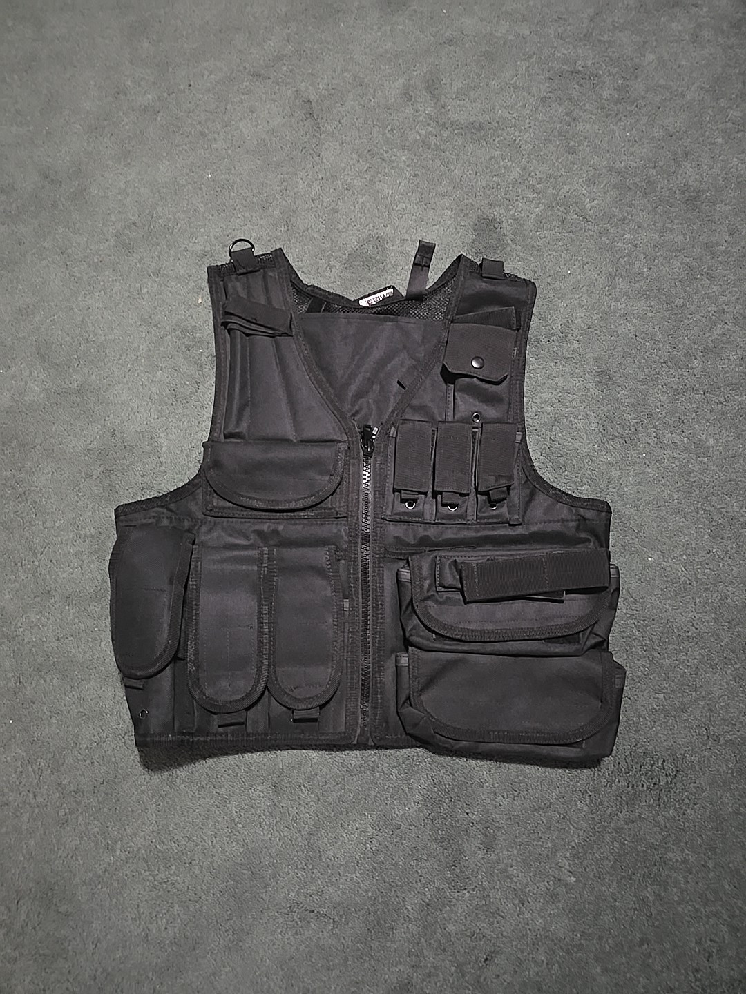 Swiss Arms Airsoft Tactical Vest Adjustable For Multiple Sizes, Many Pockets