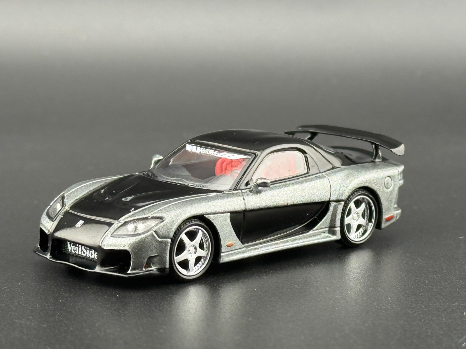 Mini GT Mazda RX-7 VeilSide – Fortune Grey #1057 1/64