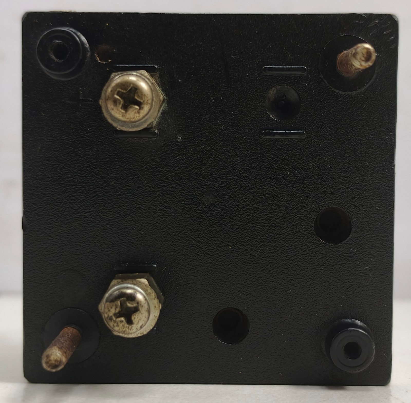 Meco M72 100V DC Moving Coil Din Voltmeter Panel Analog 90° Deflection 72x72mm