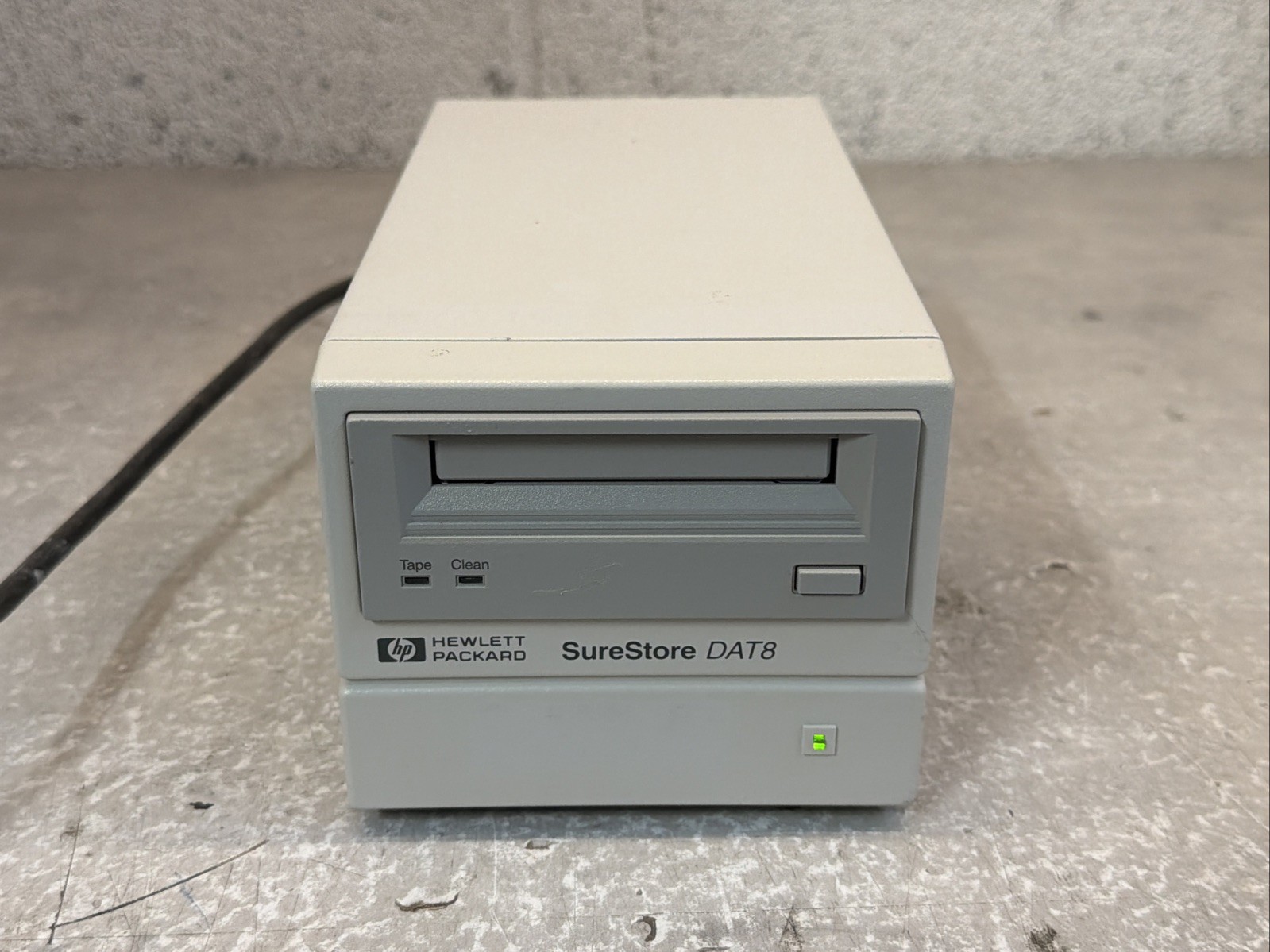 HP SureStore DAT8 - DDS-4 External SCSI Tape Drive | C1529-69204