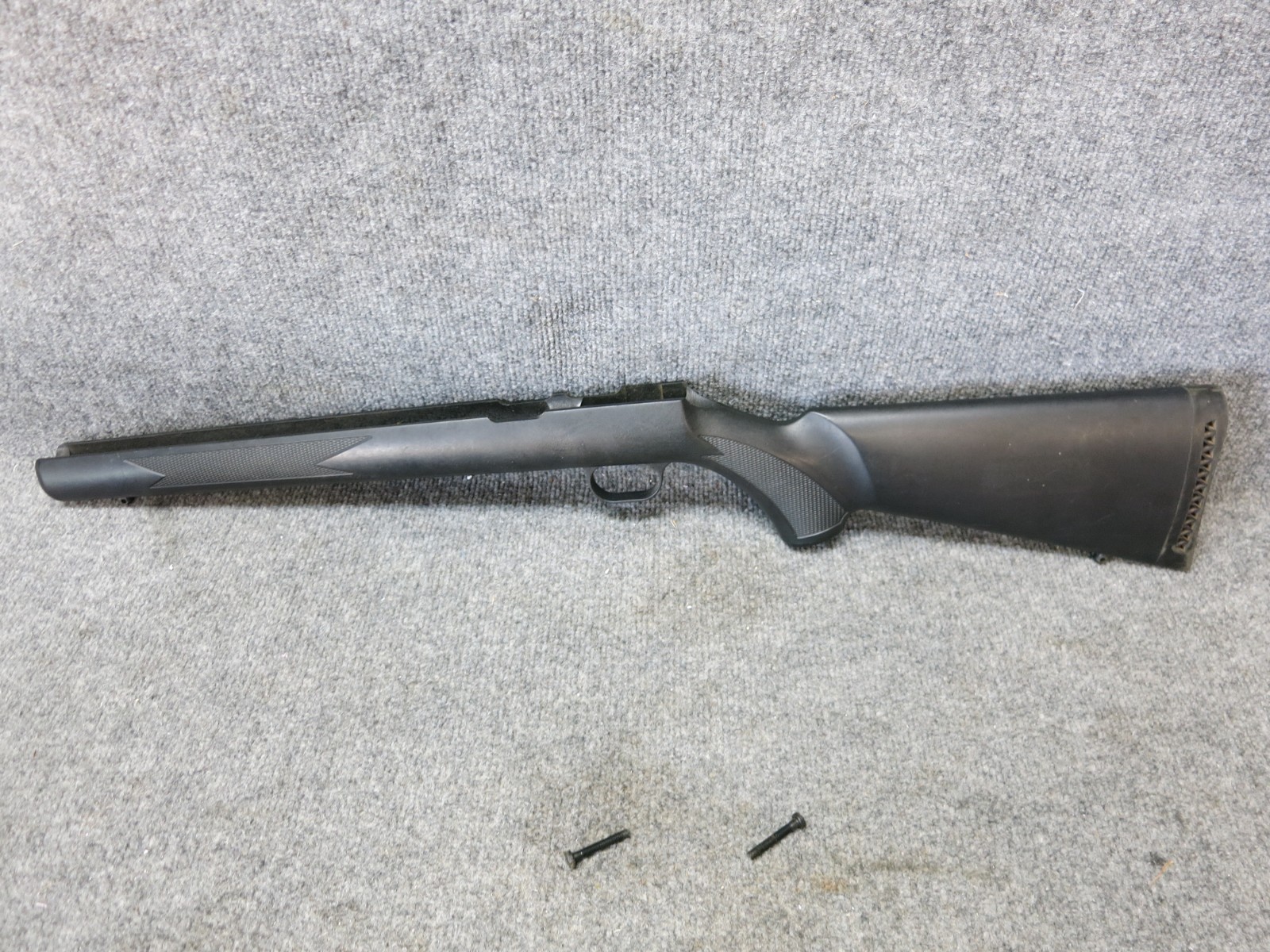 THOMPSON CENTER, .50 CAL BLACK DIAMOND MUZZLELOADER STOCK W/ SCREWS, GOOD USED