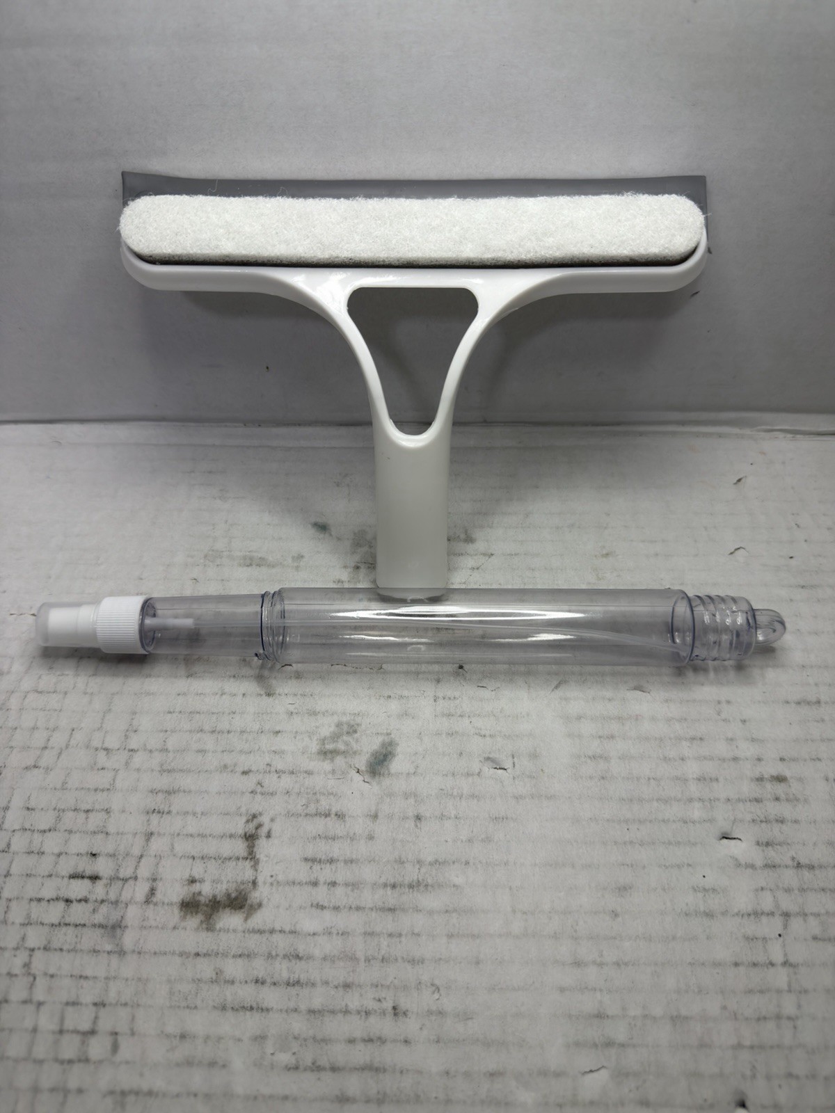 Window Cleaning Spray Squeegee Glass Cleaner Tool With Refillable Handle NEW