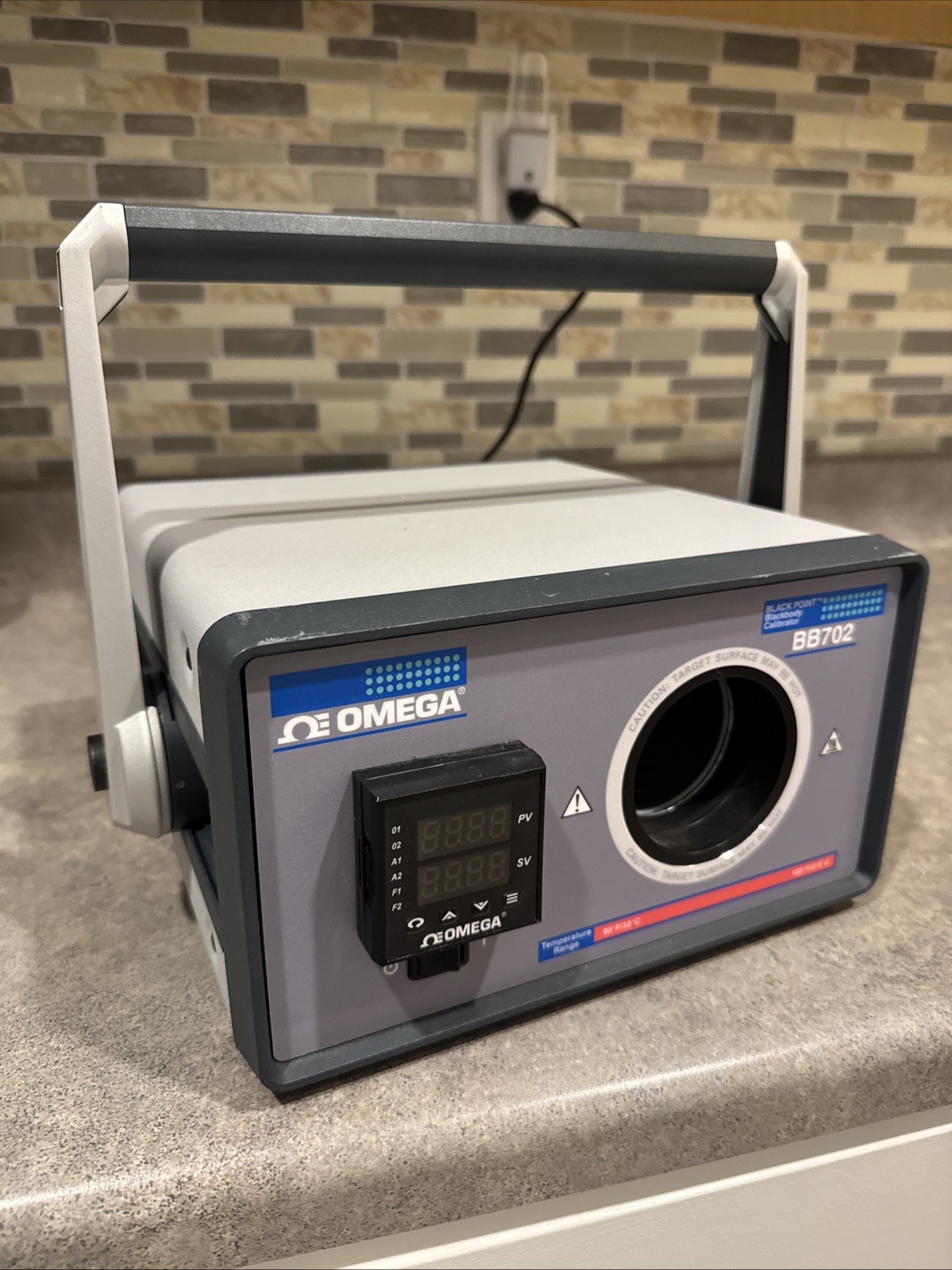OMEGA BB702 BLACK POINT Blackbody Calibrator