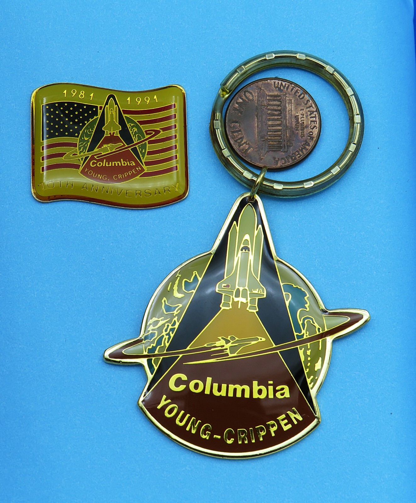 NASA KEYCHAIN & PIN Pair vtg STS-1 Space Shuttle COLUMBIA / Young Crippen