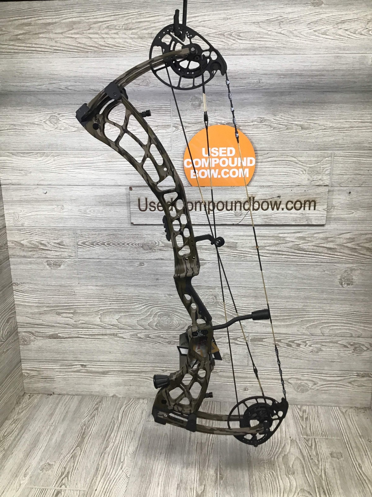 Xpedition Xlite 32 55-65# Mossy Oak Bottomlands 25-30.5"