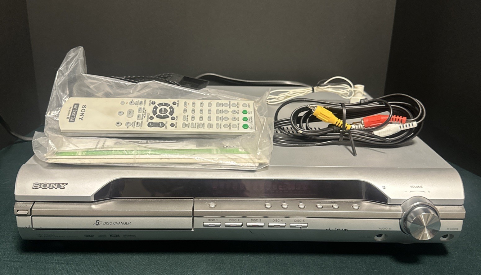Sony DAV-DX255 5.1 Channel 5 Disc DVD/CD Home Theater System W/ Remote - TESTED