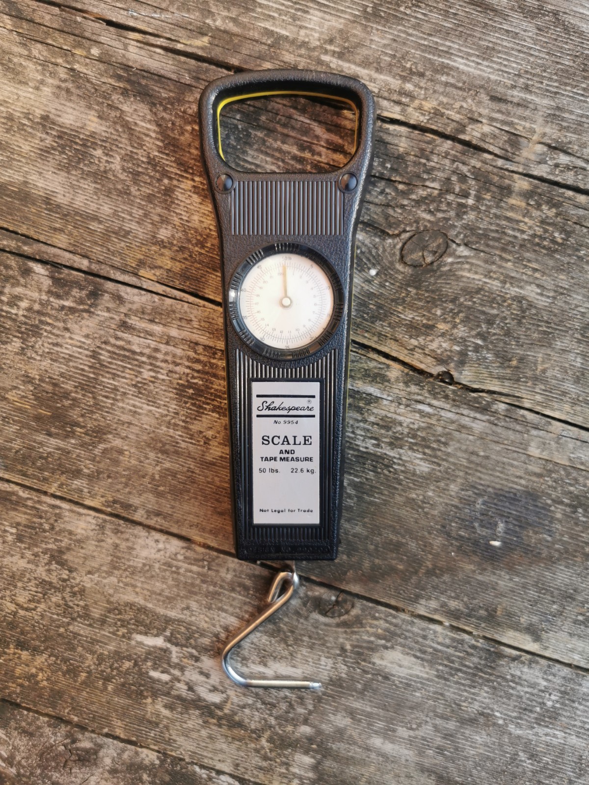 Vintage Shakespeare Fishing Scales with built in tape measure collectable retro