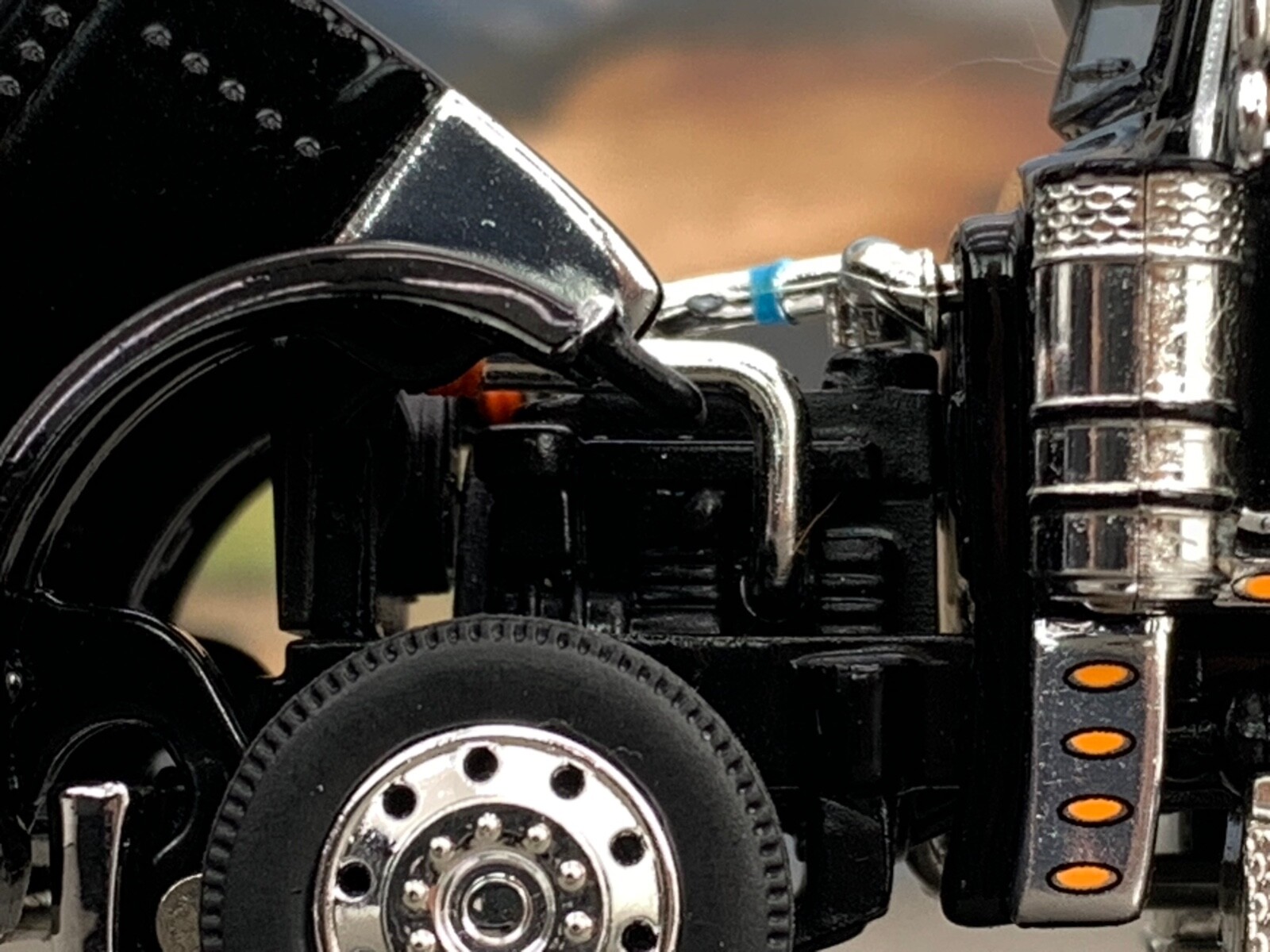 1/64 DCP BLACK PETERBILT 389 W/ 63" FLAT TOP SLEEPER