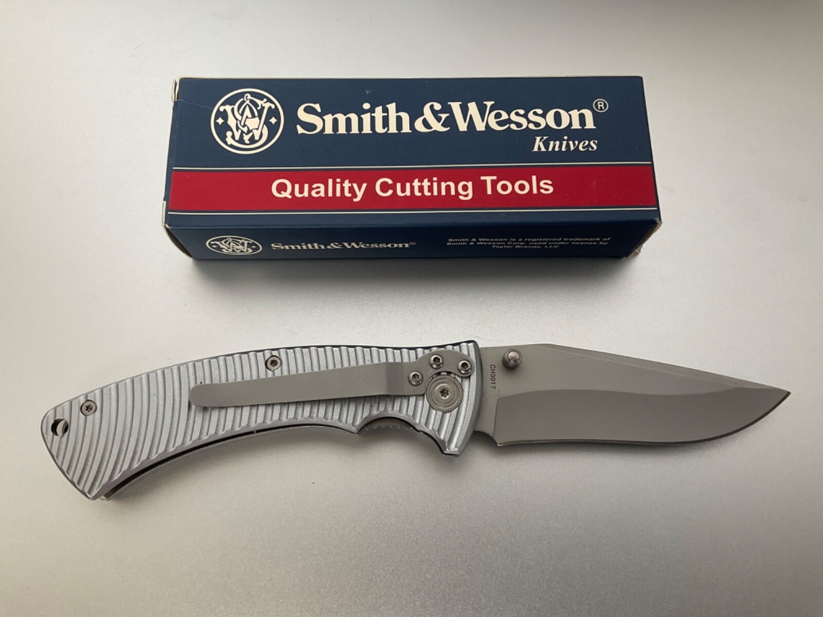 Smith & Wesson Bulllseye Tactical Folding Knife Item # CH0017
