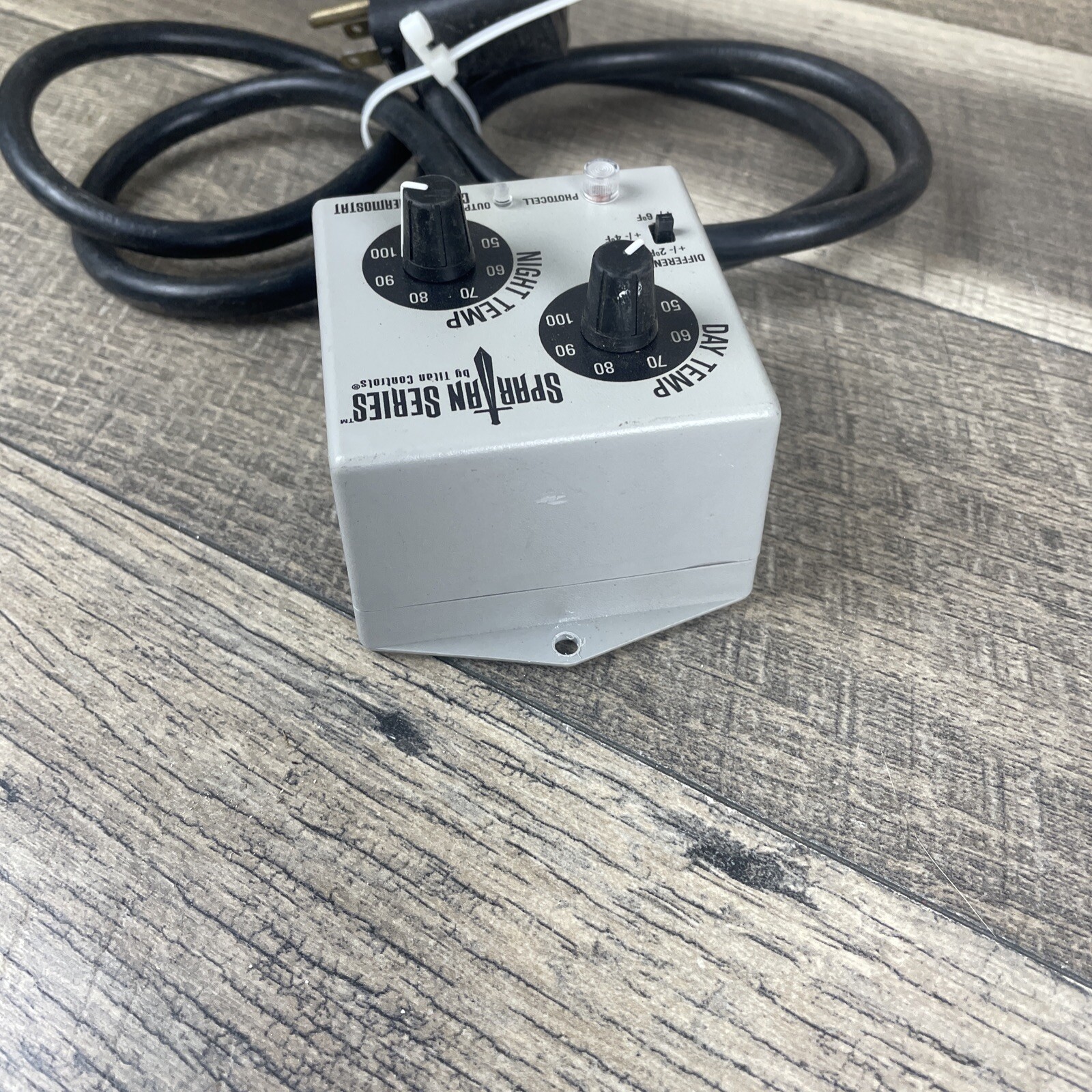 Titan Controls 702897 Spartan Series Fan Speed Controller