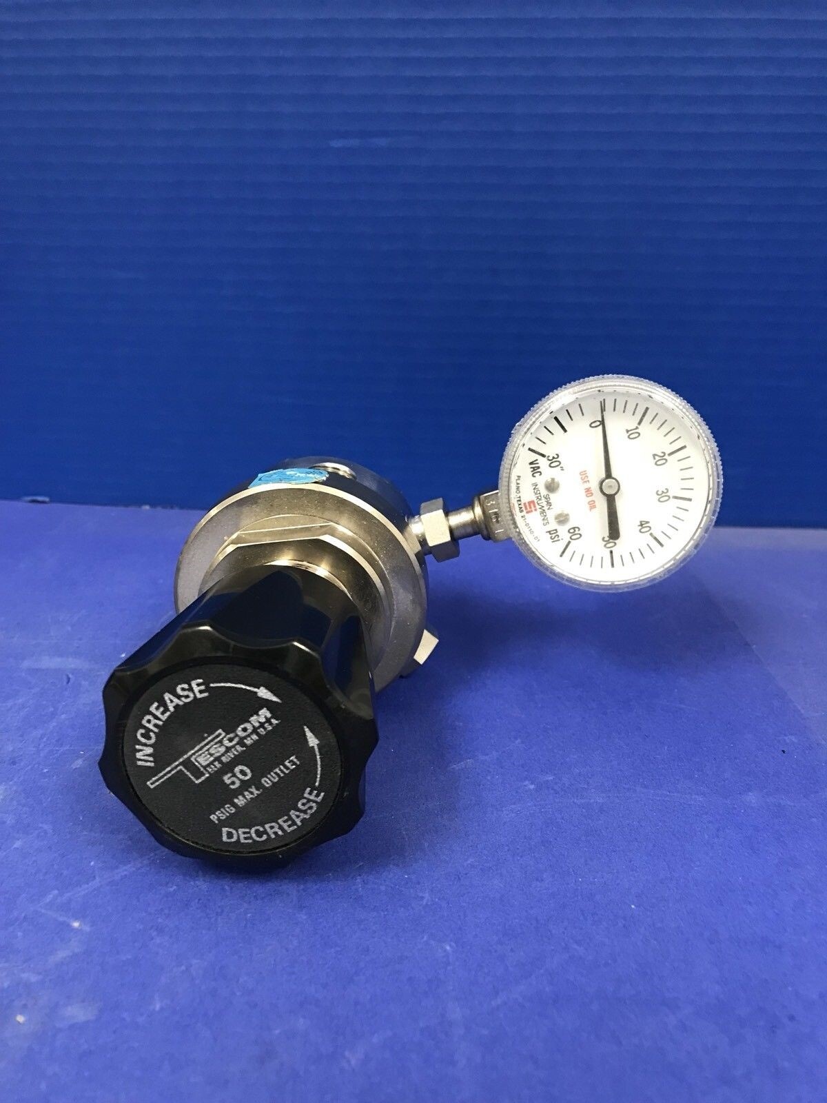 Tescom 64-3061-A425-002 Regulator w/ Gauge, Used