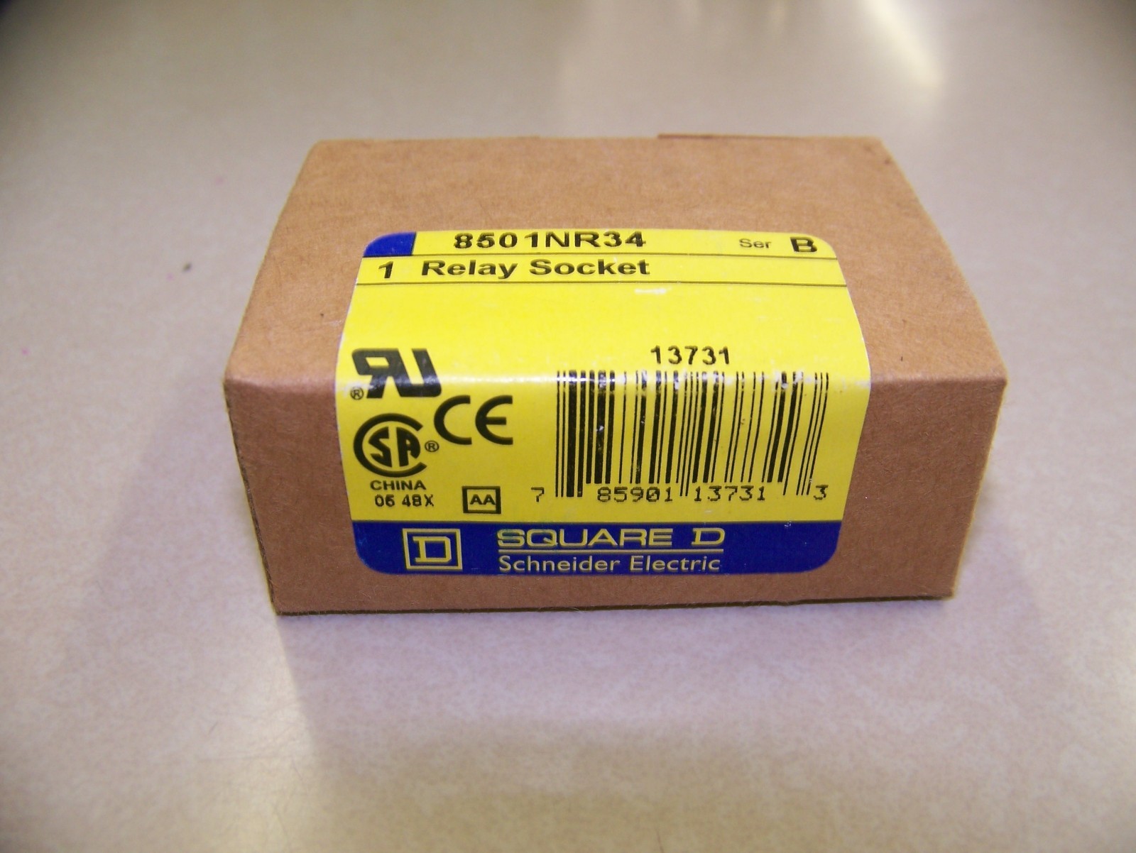 8501-NR34  Square D / Schneider Relay Socket  New