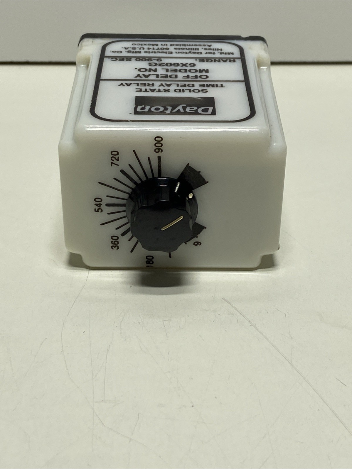 Dayton 6X602G Solid State Time Delay Relay 9-900 Sec