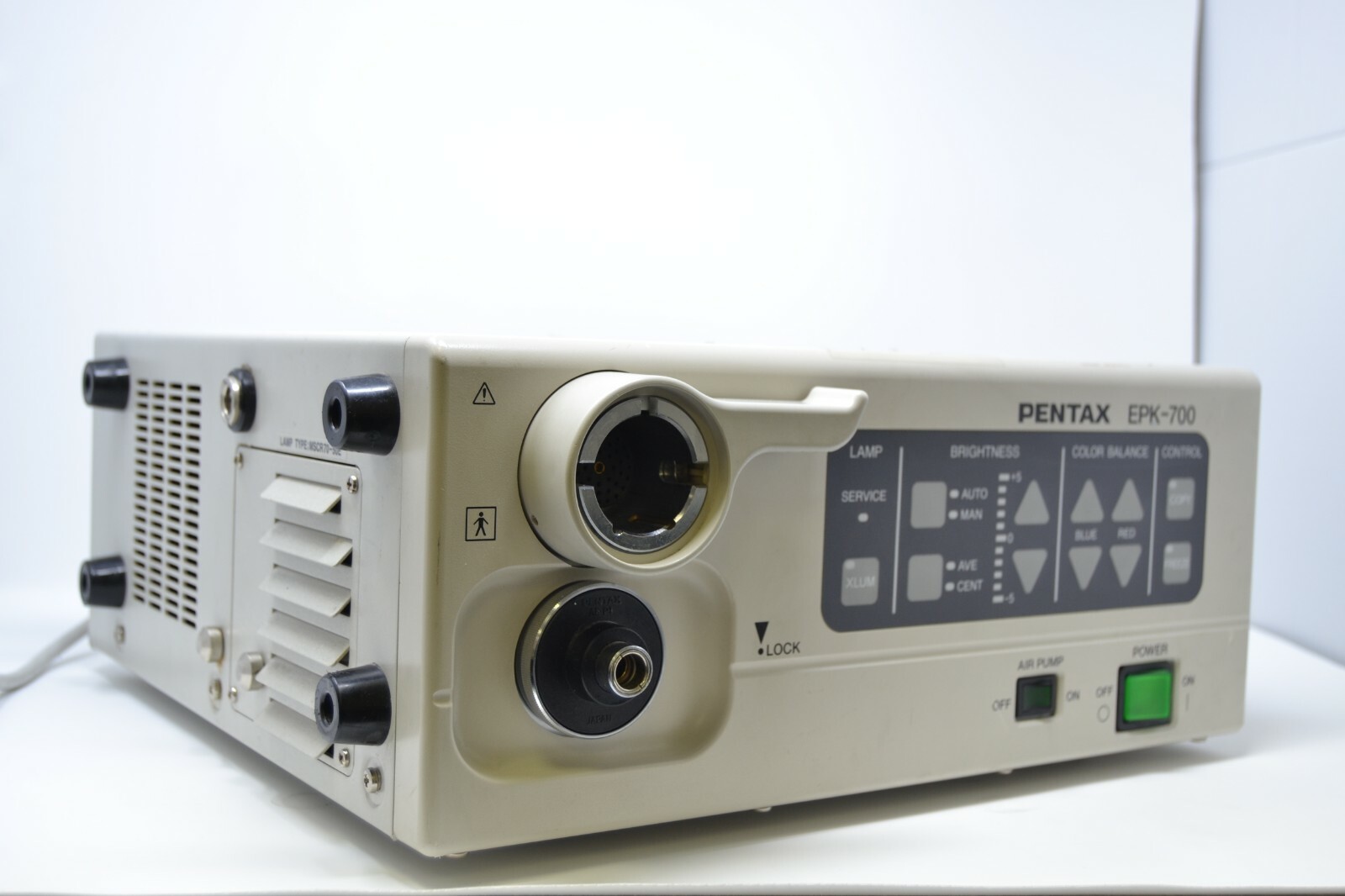 PENTAX EPK-700 VIDEO PROCESSOR LIGHT SOURCE WITH KEYBOARD - PAL