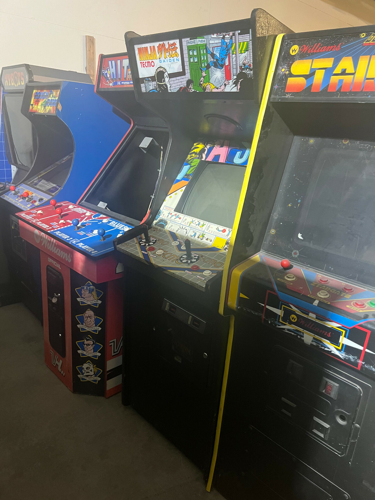 NINJA GAIDEN ARCADE MACHINE by TECMO (Excellent Condition) *RARE*