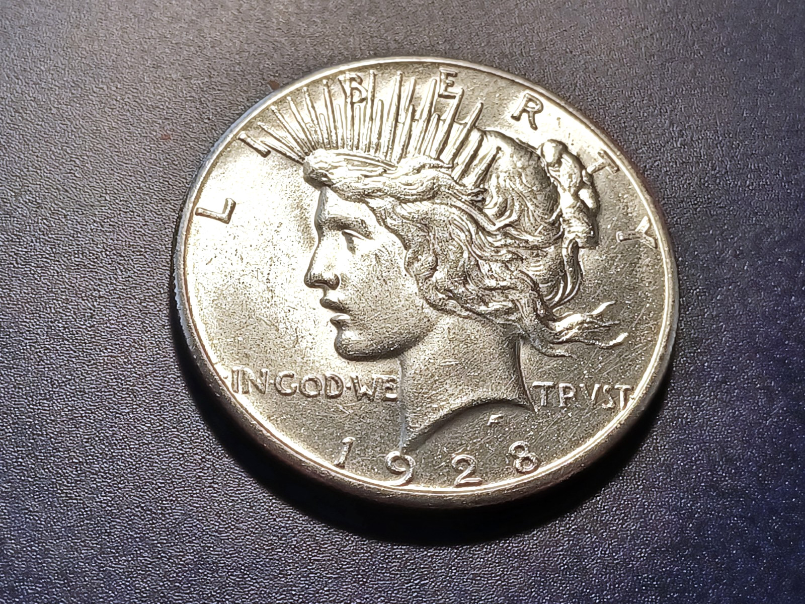 Very Choice AU 1928-P Peace Dollar