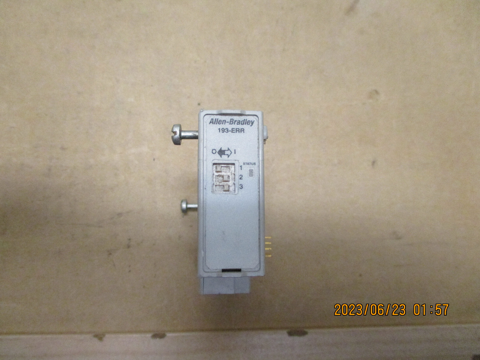 PRE-OWNED ALLEN BRADLEY 193-ERR REMOTE RESET MODULE, GREAT CONDITION.