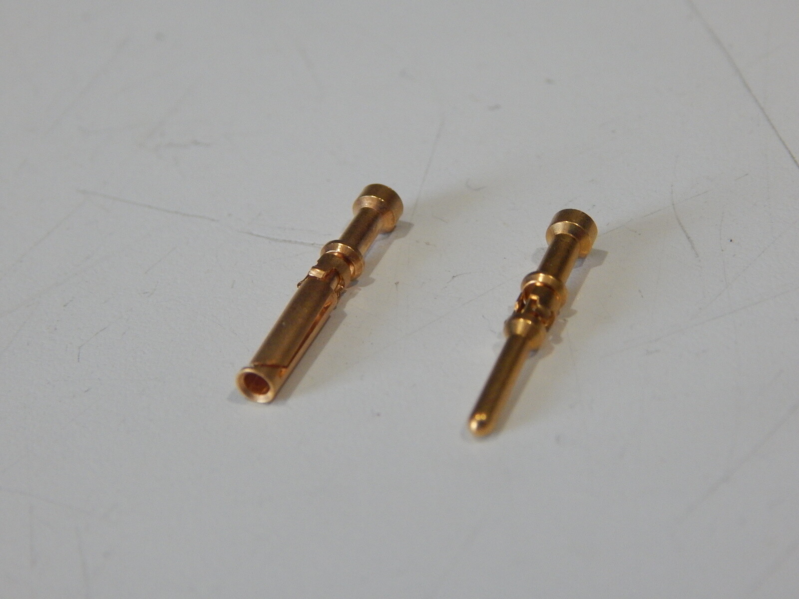 WINCHESTER 100-1020-S 100-1020-P FEMALE/MALE GOLD MIL SPEC PIN - LOT OF 1 PIN