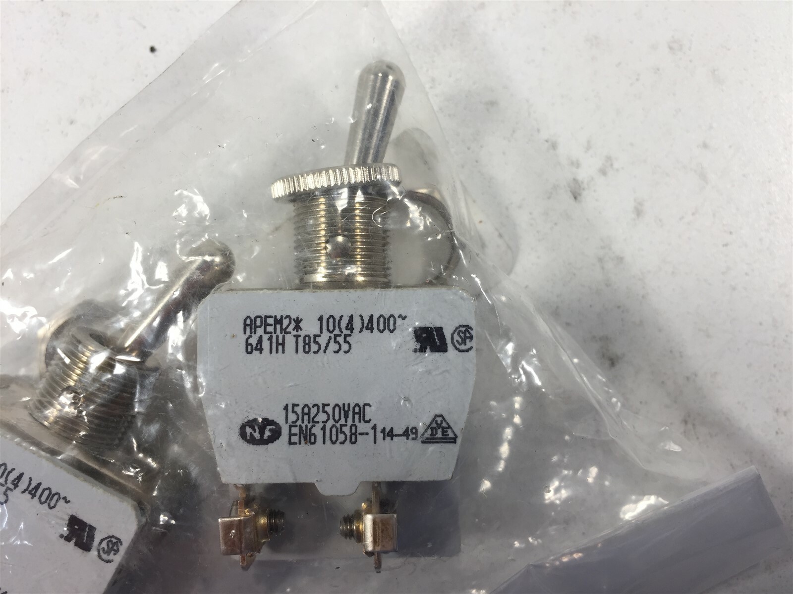 (1) NTE 54-367 Toggle Switch DPST Bat Handle